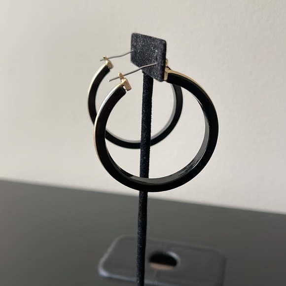 Area hoop earrings - Picture 3 of 7